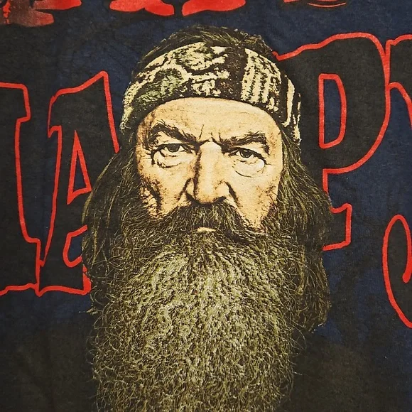 A & E Network's Duck Dynasty graphic tee short sleeve black Lrg. EUC - Picture 6 of 6